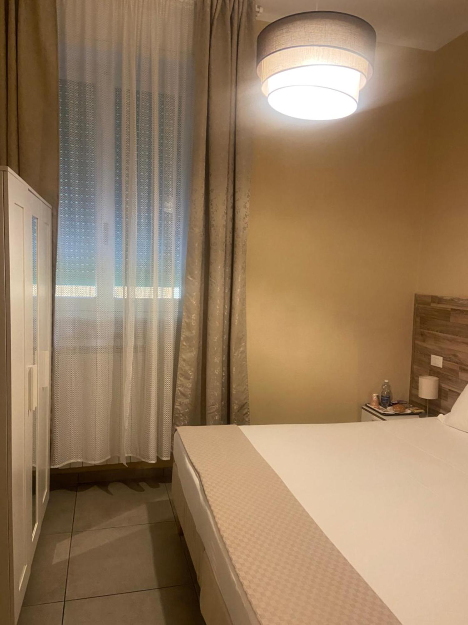 Paradise Inn Ливорно Экстерьер фото